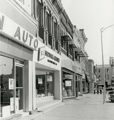 1975-10-05 Carlinville 3